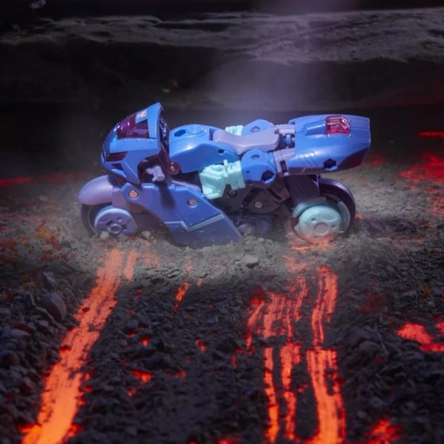 Cyberverse Universe Chromia Deluxe Class | Transformers: Legacy United