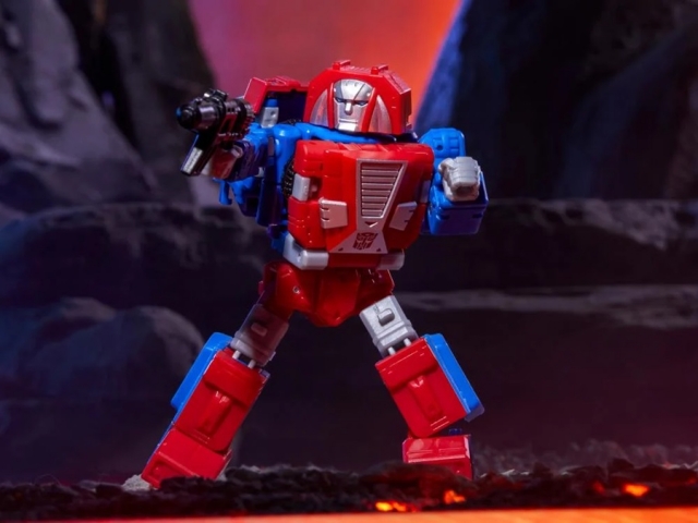 G1 Universe Autobot Gears Deluxe Class | Transformers: Legacy United