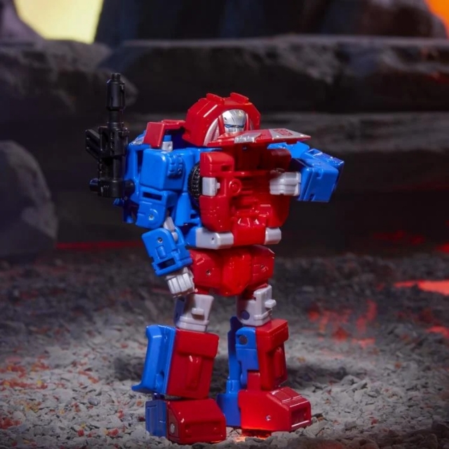 G1 Universe Autobot Gears Deluxe Class | Transformers: Legacy United