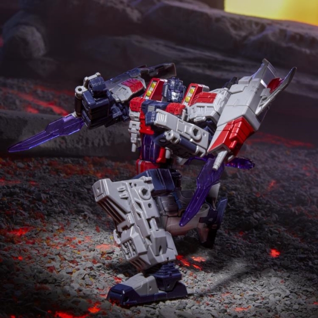 Cybertron Universe Starscream Voyager Class | Transformers: Legacy United