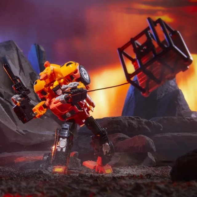 G1 Triple Changer Sandstorm Leader Class | Transformers Generations Legacy