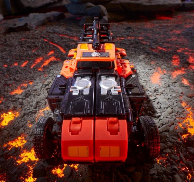 G1 Triple Changer Sandstorm Leader Class | Transformers Generations Legacy