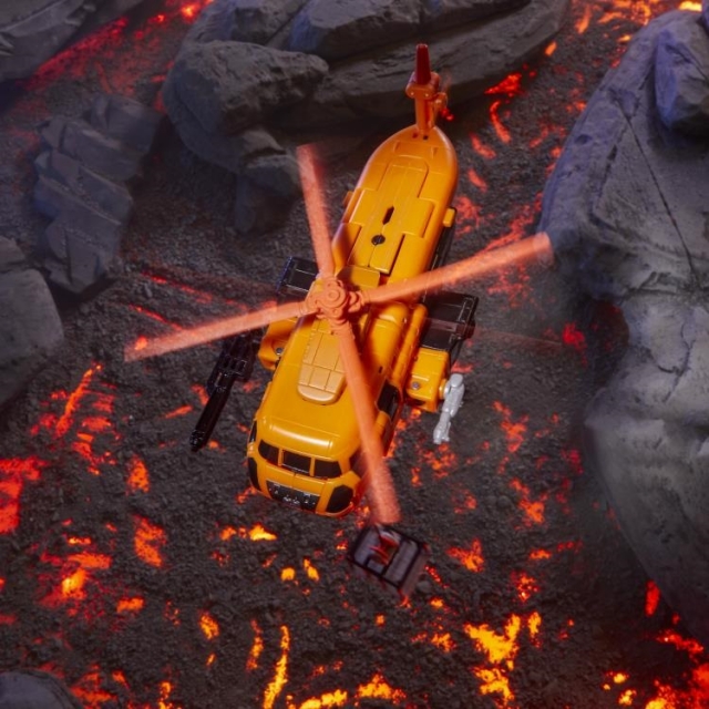 G1 Triple Changer Sandstorm Leader Class | Transformers Generations Legacy