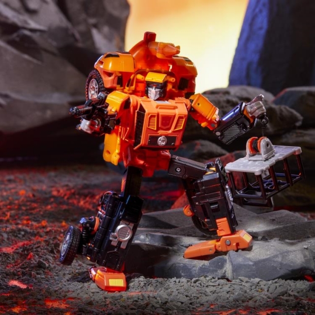 G1 Triple Changer Sandstorm Leader Class | Transformers Generations Legacy
