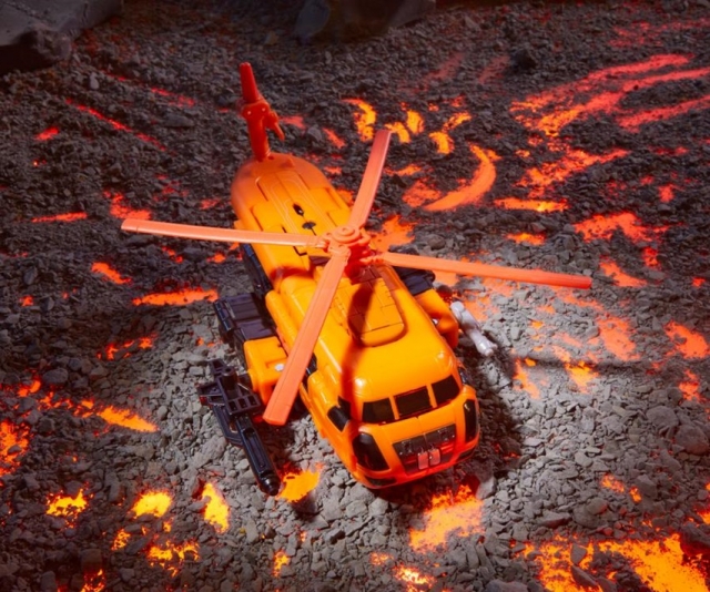 G1 Triple Changer Sandstorm Leader Class | Transformers Generations Legacy