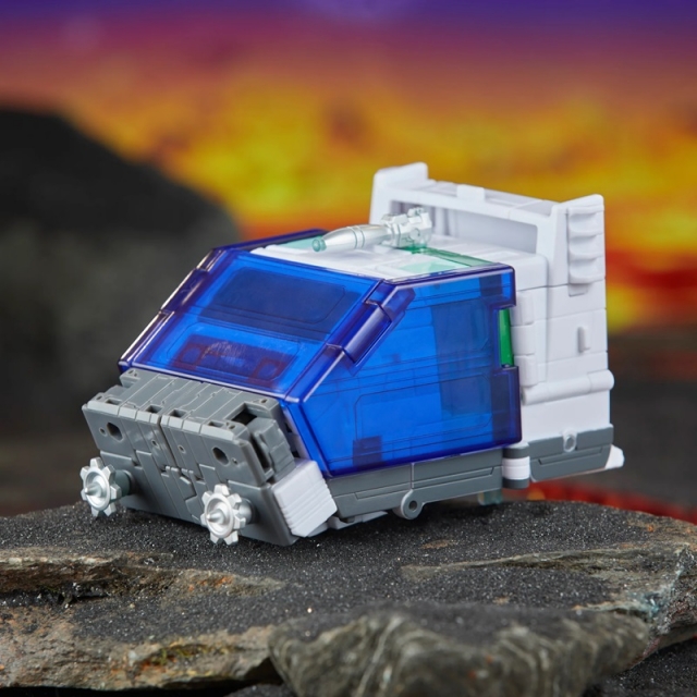Origin Wheeljack Voyager Class | Transformers: Legacy United