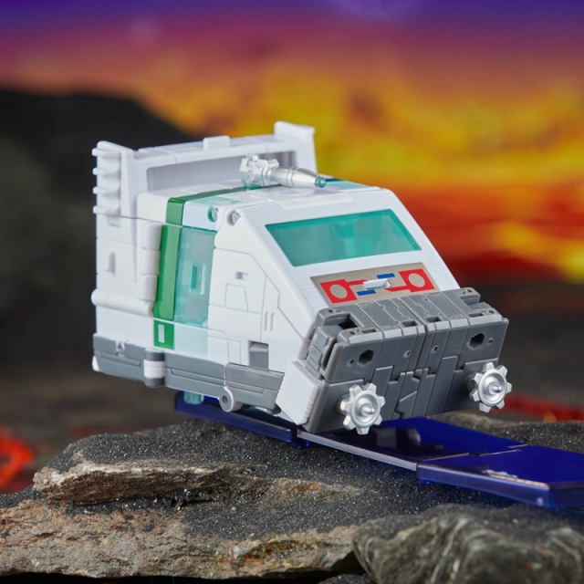 Origin Wheeljack Voyager Class | Transformers: Legacy United