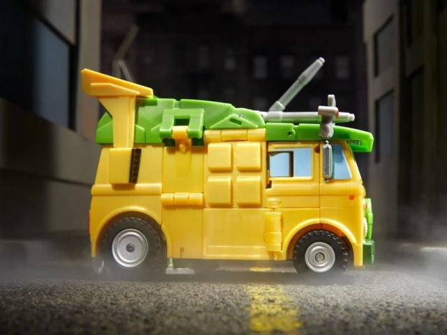 Transformers Party Wallop | Teenage Mutant Ninja Turtles | Transformers Collaborative