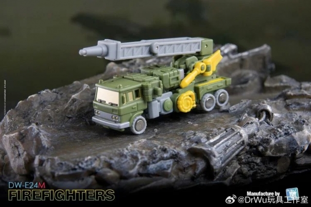 DW-E30 Iron Jack and DW-E24M Firefighters Set of 2 | Dr. Wu