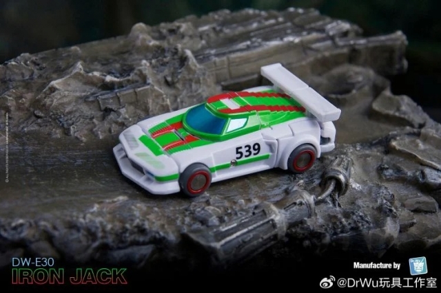 DW-E30 Iron Jack and DW-E24M Firefighters Set of 2 | Dr. Wu