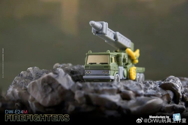 DW-E30 Iron Jack and DW-E24M Firefighters Set of 2 | Dr. Wu