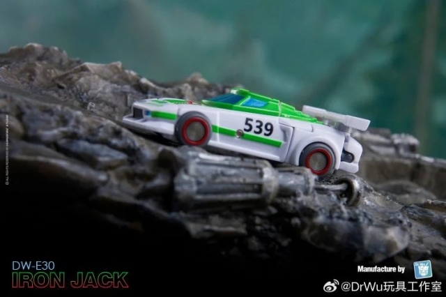 DW-E30 Iron Jack and DW-E24M Firefighters Set of 2 | Dr. Wu