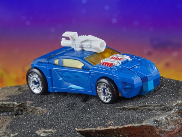 Robots in Disguise 2001 Universe Autobot Side Burn Legacy Deluxe Class | Transformers: Legacy United