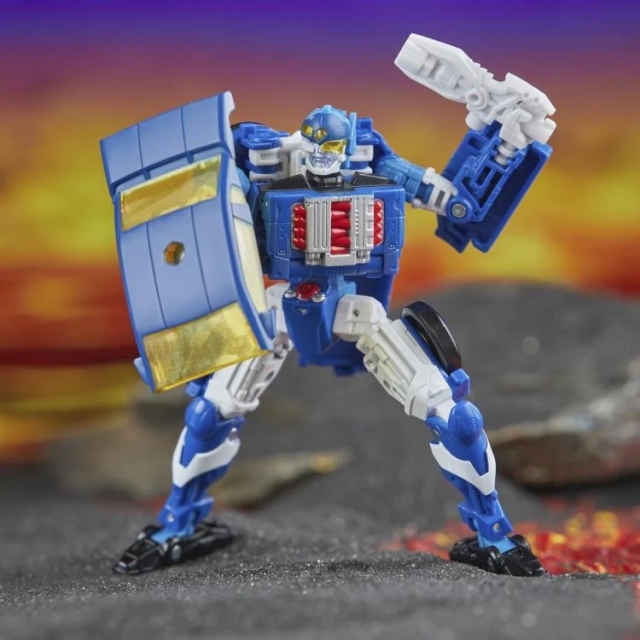 Robots in Disguise 2001 Universe Autobot Side Burn Legacy Deluxe Class | Transformers: Legacy United