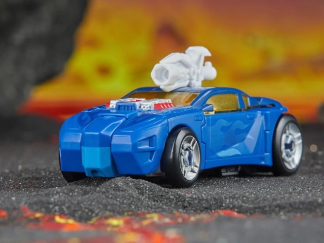 Robots in Disguise 2001 Universe Autobot Side Burn Legacy Deluxe Class | Transformers: Legacy United
