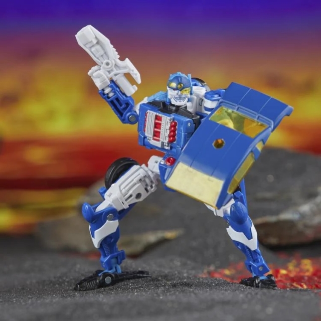 Robots in Disguise 2001 Universe Autobot Side Burn Legacy Deluxe Class | Transformers: Legacy United