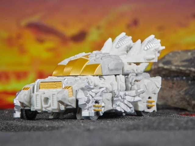 Infernac Universe Nucleous Legacy Deluxe Class | Transformers: Legacy United