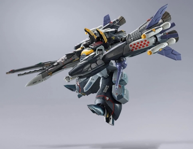 VF-25S Armored Messiah Valkyrie Ozma Lee Machine Revival Version DX Chogokin | Macross Frontier | Bandai Spirits