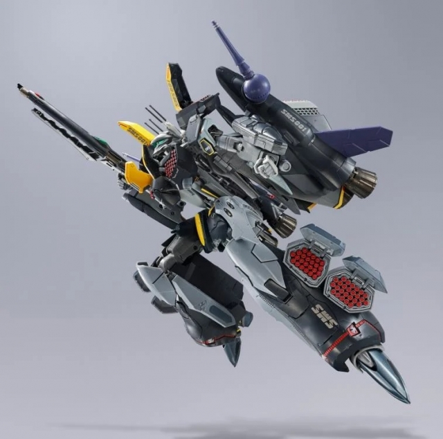VF-25S Armored Messiah Valkyrie Ozma Lee Machine Revival Version DX Chogokin | Macross Frontier | Bandai Spirits