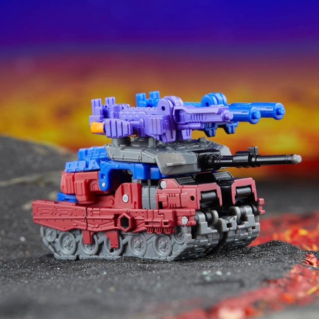 G1 Universe Autobot Quake Deluxe Class | Transformers: Legacy United