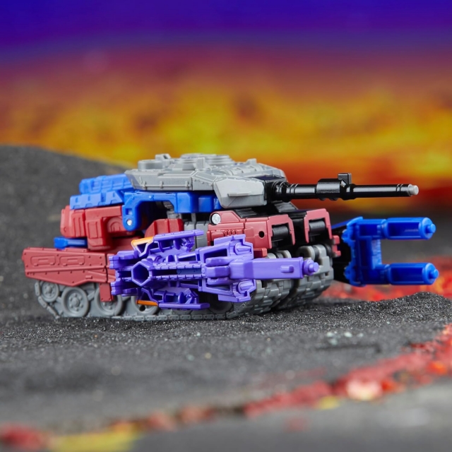 G1 Universe Autobot Quake Deluxe Class | Transformers: Legacy United
