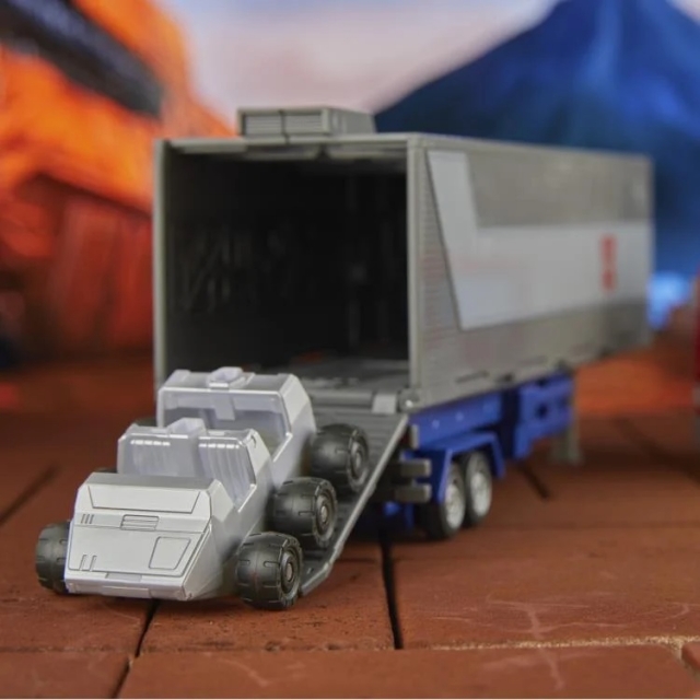 86-31 Optimus Prime Commander Class | Transformers Studio Series | Transformers: The Movie 86