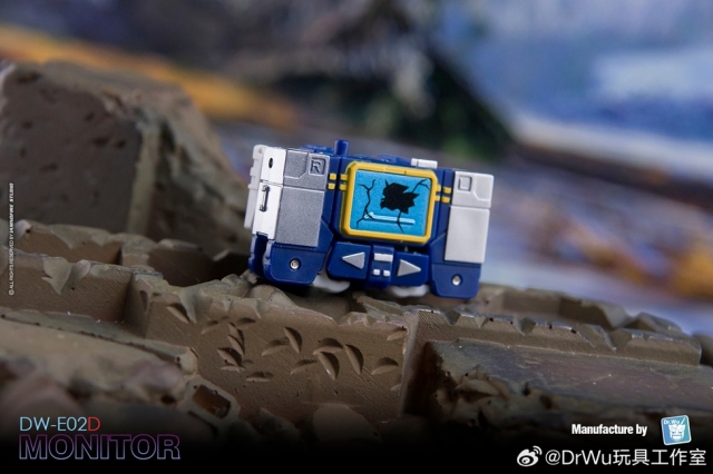 DW-E02D Monitor and DW-E16D Sound Master Battle Damaged Version Set of 2 | Dr. Wu