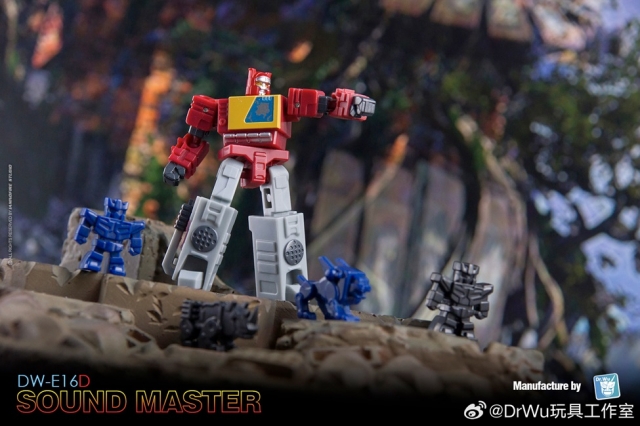 DW-E02D Monitor and DW-E16D Sound Master Battle Damaged Version Set of 2 | Dr. Wu