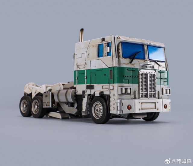 MM-01W Leader White Version | Magnificent Mecha
