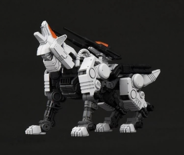 RMZ-003 Command Wolf Model Kit 1/100 Scale | Zoids Realize Model | Takara Tomy