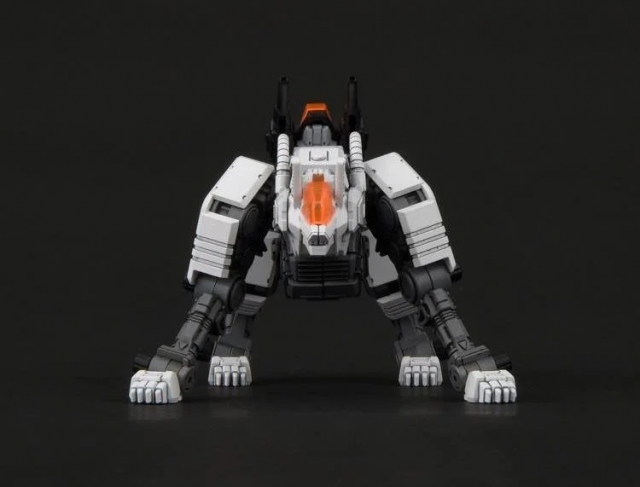 RMZ-003 Command Wolf Model Kit 1/100 Scale | Zoids Realize Model | Takara Tomy