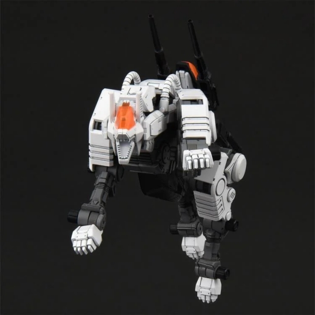 RMZ-003 Command Wolf Model Kit 1/100 Scale | Zoids Realize Model | Takara Tomy