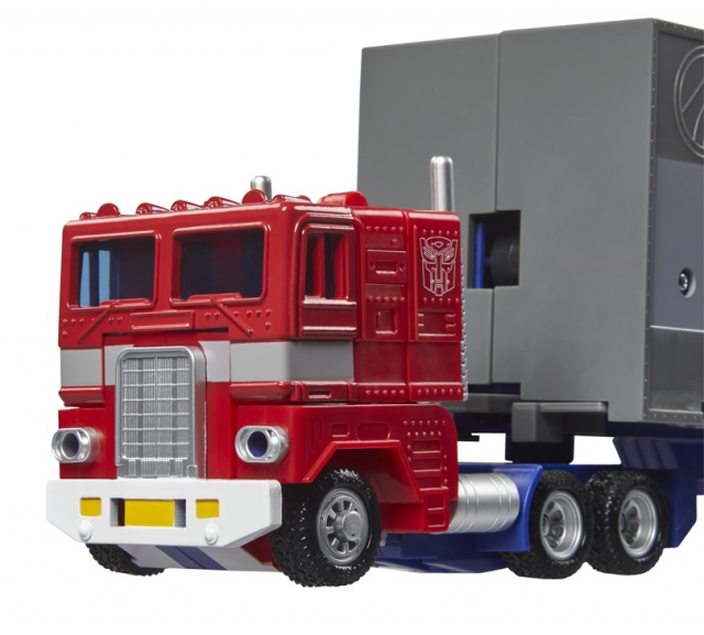 Autobot Commander Optimus Prime 40th Anniversary | Transformers G1 Retro Reissues