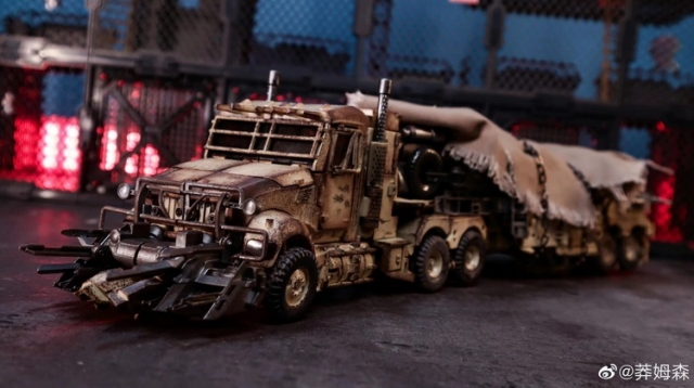 R-05 Desperado Desert Color Version | Unique Toys