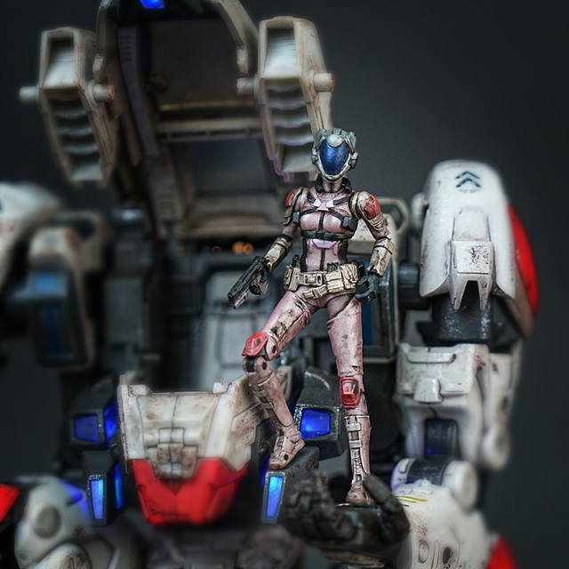 DX-06 Luna Cyberius EXO-Valcrian 1/18 Scale | Mecha Project | Fresh Retro