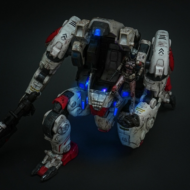 DX-06 Luna Cyberius EXO-Valcrian 1/18 Scale | Mecha Project | Fresh Retro