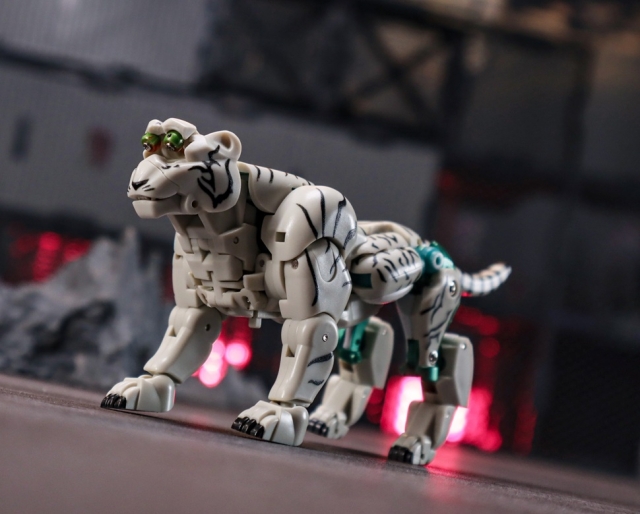 RT-04 Zhou Hu | Robot Toys