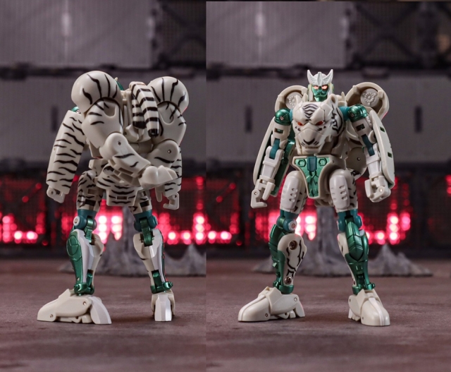 RT-04 Zhou Hu | Robot Toys