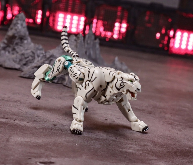 RT-04 Zhou Hu | Robot Toys