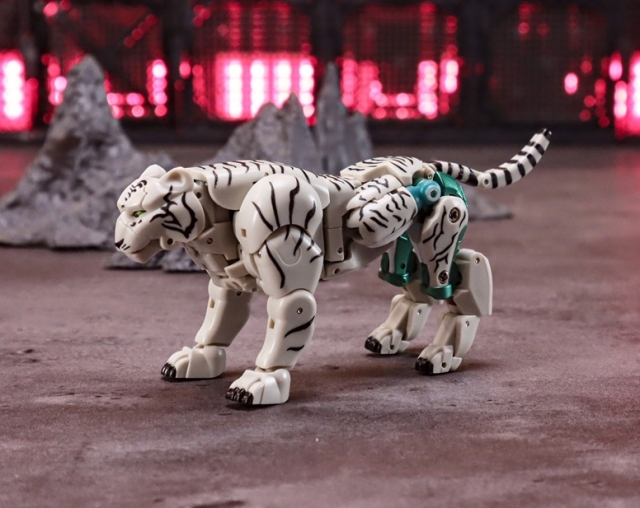 RT-04 Zhou Hu | Robot Toys