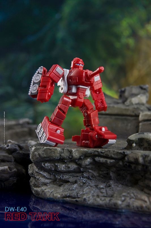 DW-E40 Red Tank and DW-E41 Star Shuttle Set of 2 | Dr. Wu