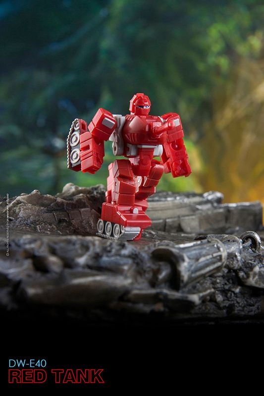 DW-E40 Red Tank and DW-E41 Star Shuttle Set of 2 | Dr. Wu