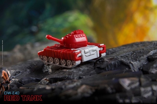 DW-E40 Red Tank and DW-E41 Star Shuttle Set of 2 | Dr. Wu