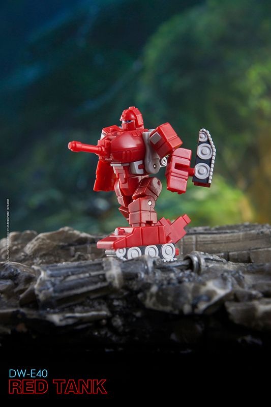 DW-E40 Red Tank and DW-E41 Star Shuttle Set of 2 | Dr. Wu