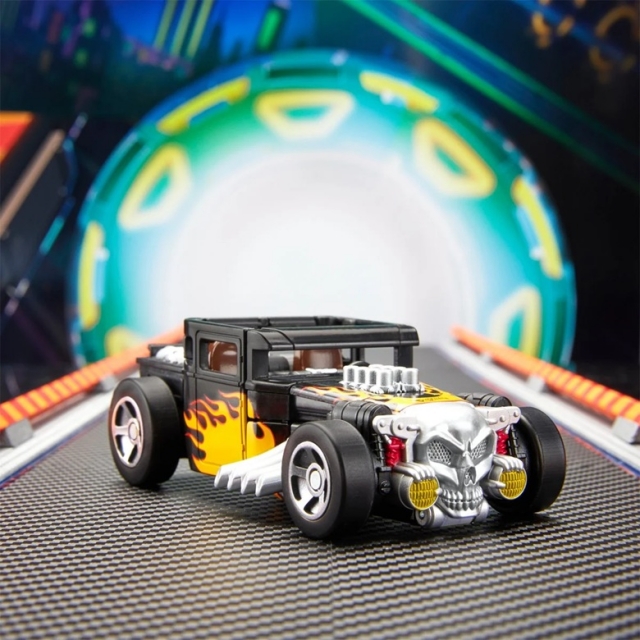 Bone Shaker Deluxe Class | Transformers x Hot Wheels | Transformers Collaborative