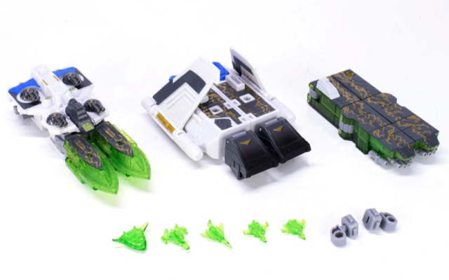 TCW-12E Transformers Ultra Class Tidal Wave and Mini-Con Ramjet