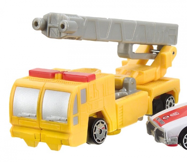 Optimus Prime and Prowl Spy Changer 2-Pack Exclusive | Transformers Universe