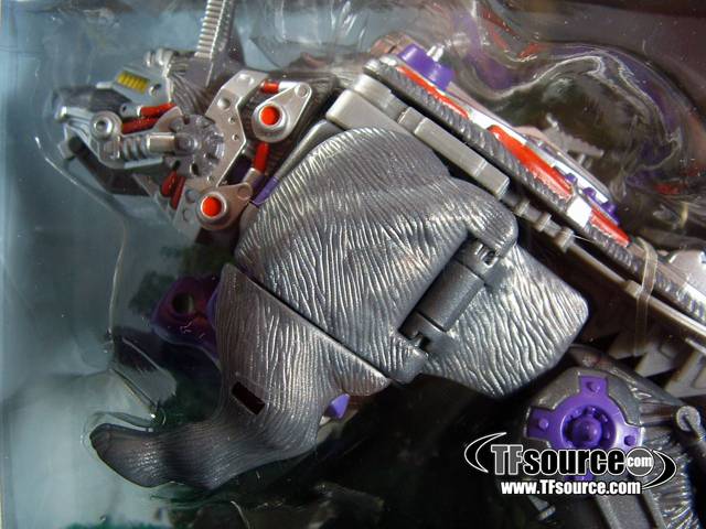 D-24 Max-B Deluxe Class | Transformers Beast Wars II