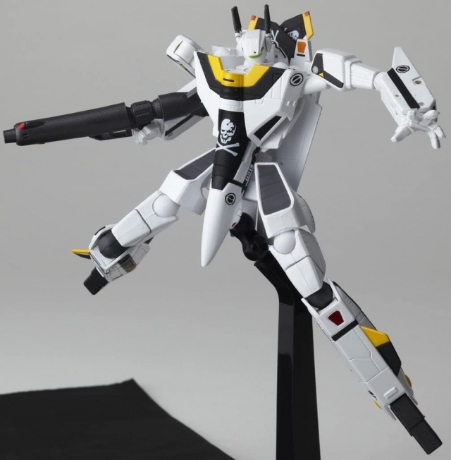 036 VF-1S  Valkyrie 1 | Macross Revoltech | Kaiyodo