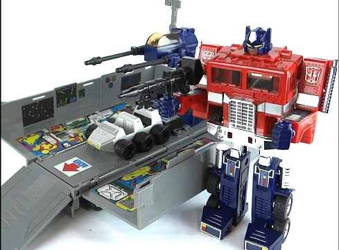 Transformers G1 Optimus Prime | The Transformers Generation One Commemorative Series